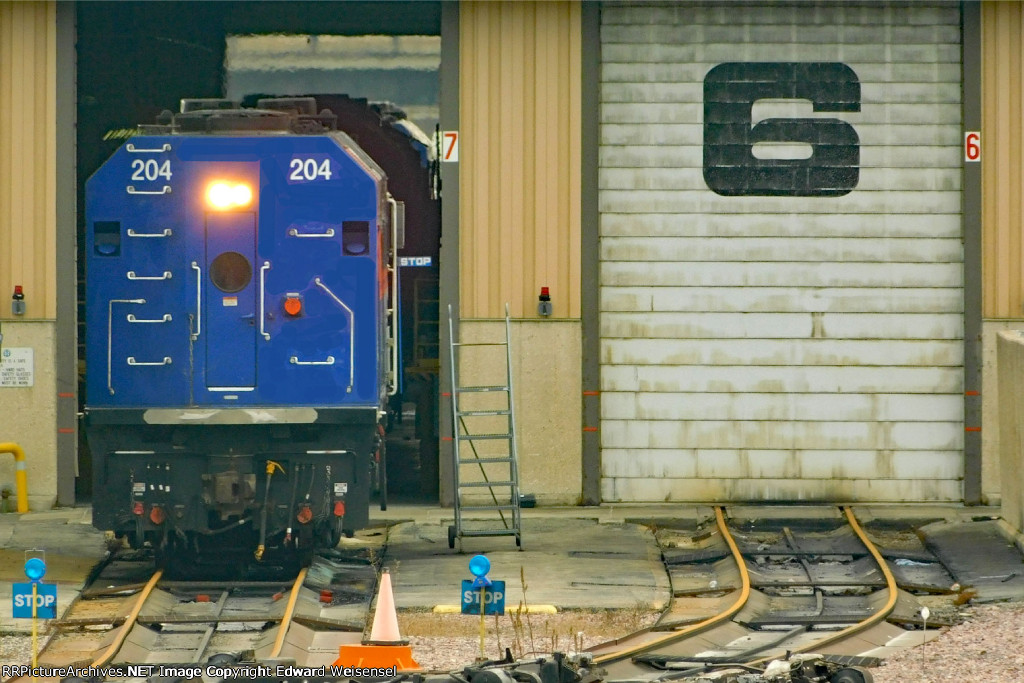 204's nose peers into the Metra Loco shop